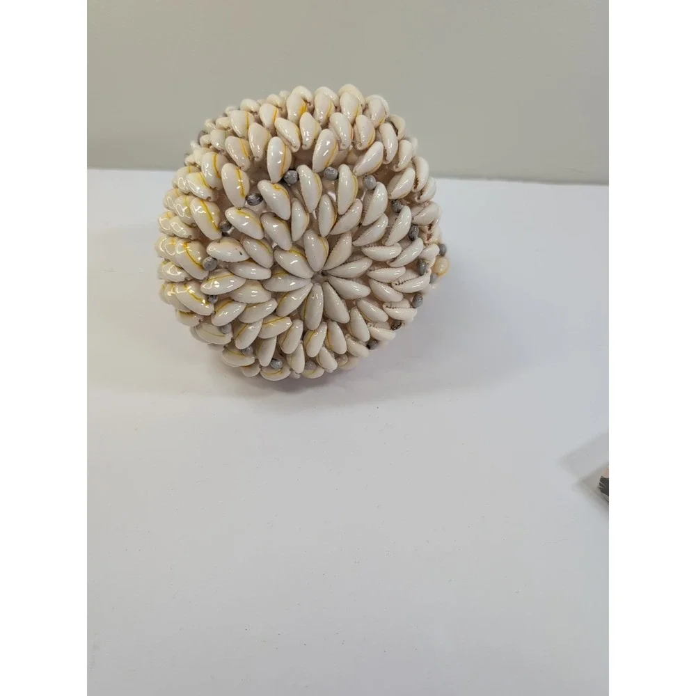 Shelly vintage cowrie